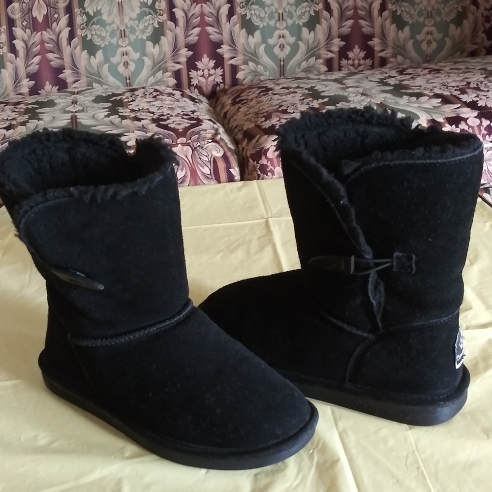 Bearpaw Black Suede Leather Booties we r
